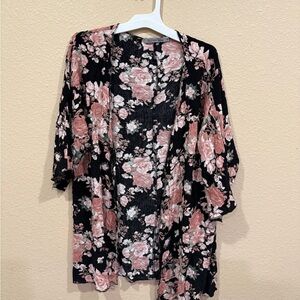 Michelle Mae Pink and Black Floral Kimono